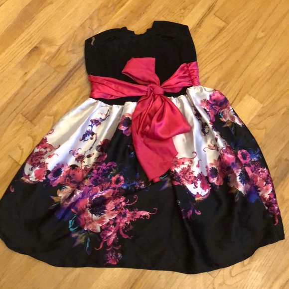 Elegant Floral dress - Picture 4 of 5